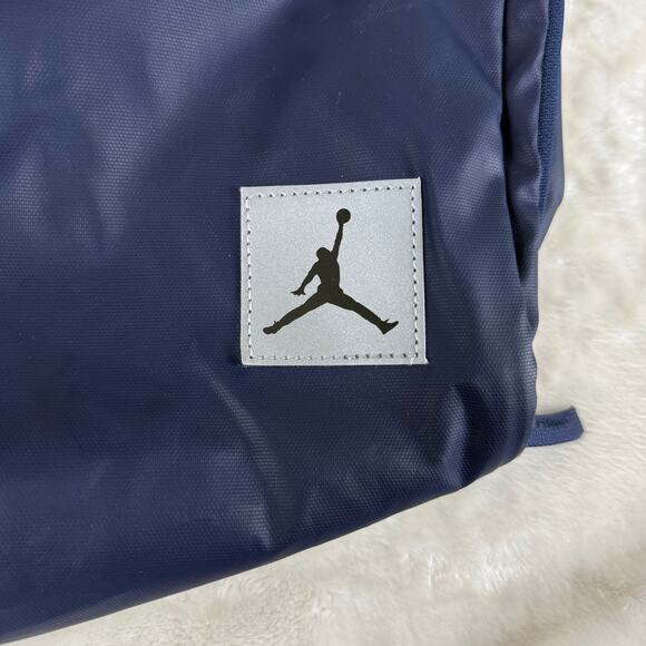 Nike Air Jordan Duffel Bag Navy Gray Jumpman w/ Wet Dry Shoe Pocket NWT - Picture 4 of 7